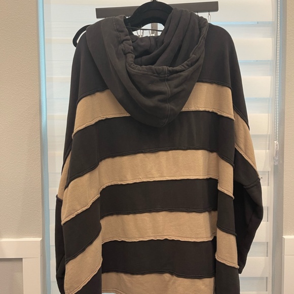 Like New Free People Spotted In Stripes Pullover Hood Slouchy Top Size M - Picture 7 of 7